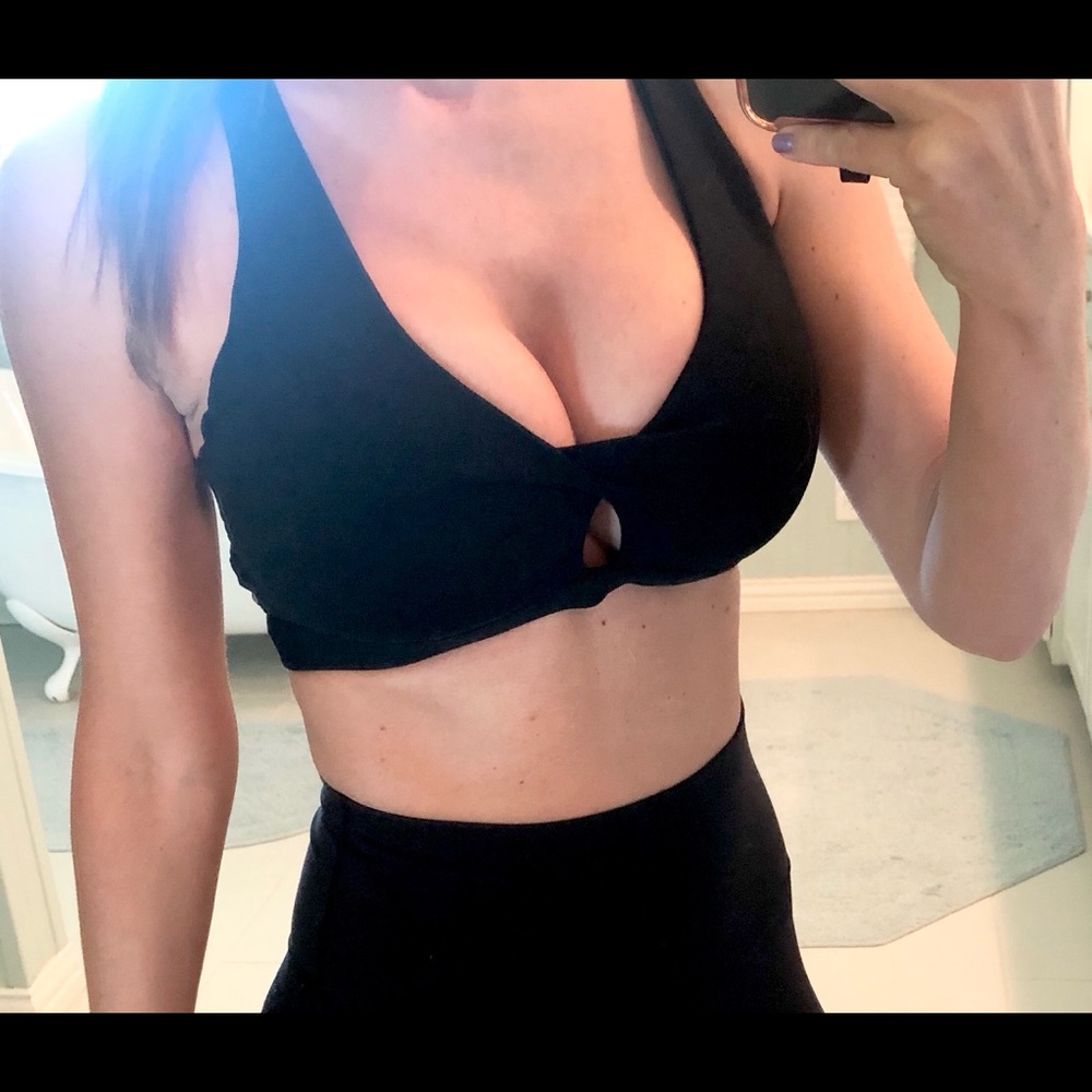 XS Black Keyhole Push Up Sports Bra
